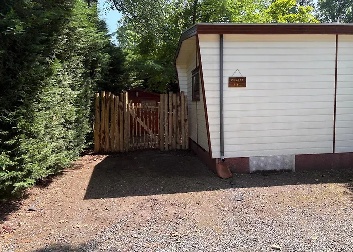 Domek alpejski Het Bosgeluk Met Hottub En Veel Privacy